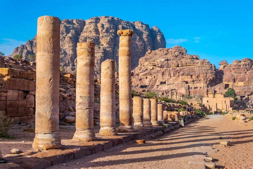 Calle de las Columnas petra