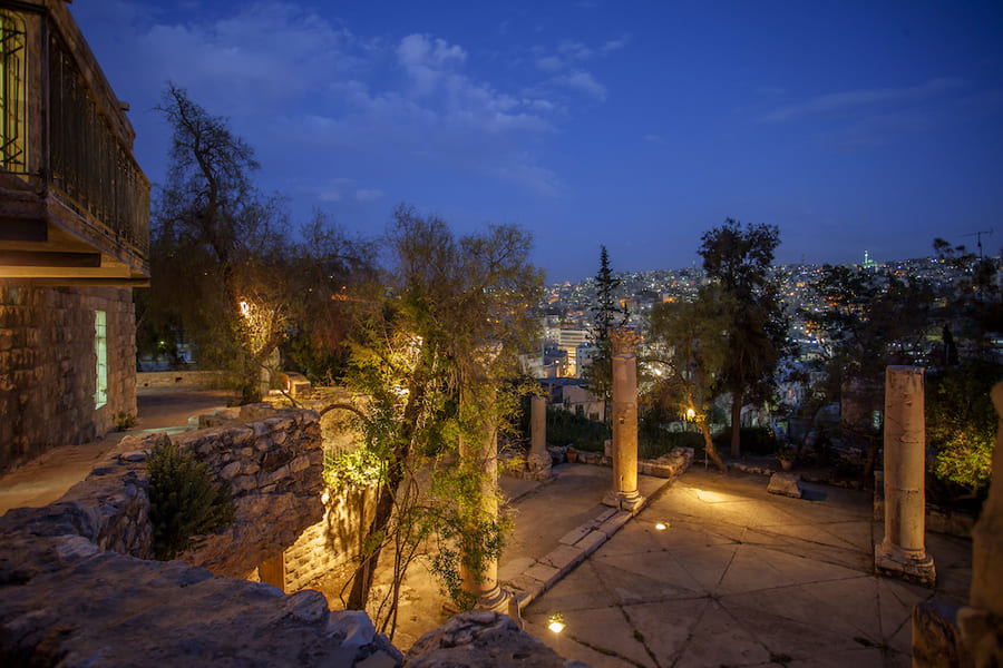 Darat Al Funun aman restaurante