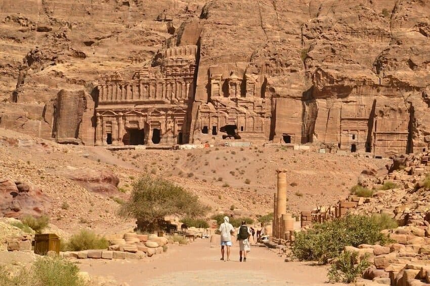 Las Majestuosas Tumbas Reales petra