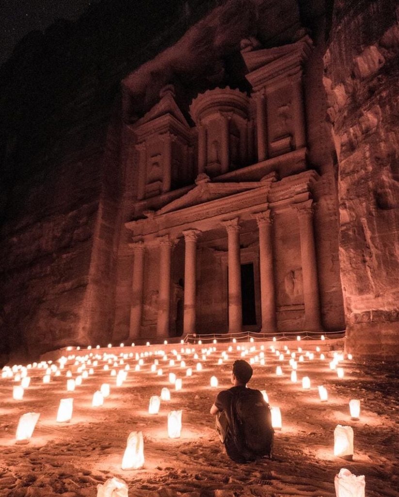 Petra a la luz de la luna