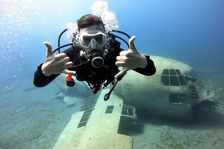 avion mar rojo buceo