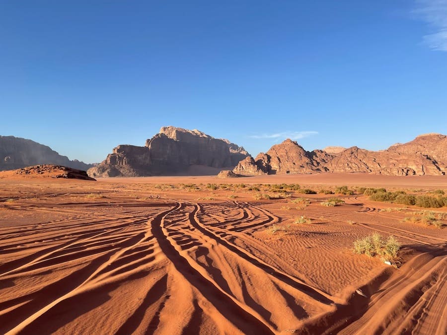 como está en el desierto, siempre hace calor jordania