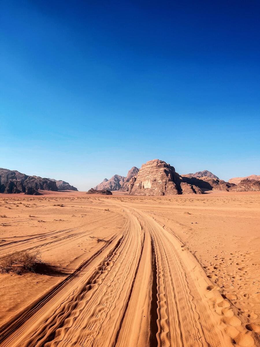 conducir en el desierto jordania