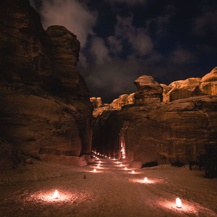 petra noche el siq